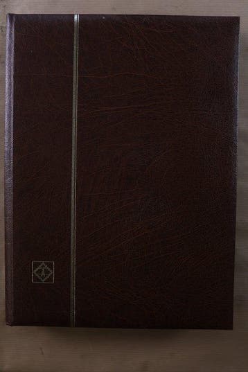 Wereld - 4 lege stockboeken met zwarte bladen, Gestempeld