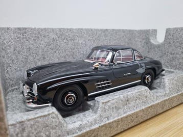 OE Mercedes (by Norev) 1:18 - Modelauto - Mercedes-Benz 300, Nieuw