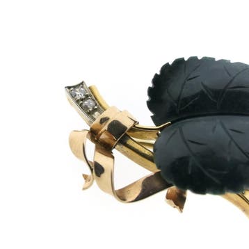 Tricolor gouden broche met gekleurd glas, jade en diamant..., Gebruikt, Ophalen of Verzenden, Met edelsteen, Goud