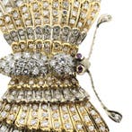 Exclusieve bicolor gouden vlinderbroche met robijn en dia..., Gebruikt, Overige kleuren, Ophalen of Verzenden, Met edelsteen