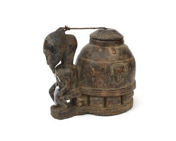 Een houten Baule muizenorakel, Gbékré bo, Ivoorkust