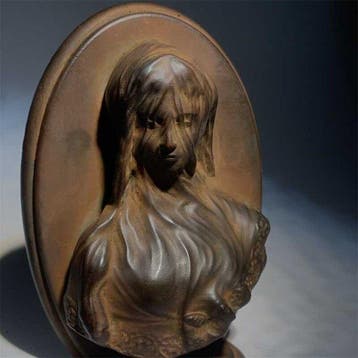 Beeld, Veiled girl - 13 cm - Steen