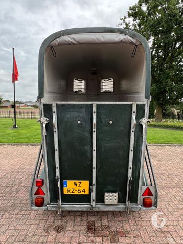 Mooie 5 sterren 1,5 paards! Polyester opbouw!, Ophalen, Zo goed als nieuw, Polyester, 1½-paards trailer