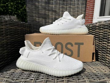 Yeezy Boost 350 V2 Cream White - Maat 39 - Volledig Nieuw!, Kleding | Heren, Verzenden, Wit, Nieuw, Sneakers of Gympen