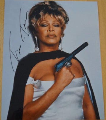 James Bond 007: GoldenEye - Tina Turner – Hand-Signed Title, Nieuw