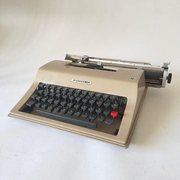 Mercedes 330 - Olivetti for NKO - Typemachine - 1960-1970