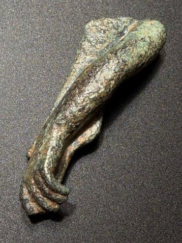 Oud-Romeins Brons Een arm van een beeldje in de fijnste