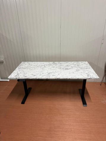Nieuw Elektrisch Bureau - Marmer Bureaublad - Zwart Frame, Huis en Inrichting, Verzenden, In hoogte verstelbaar, Nieuw
