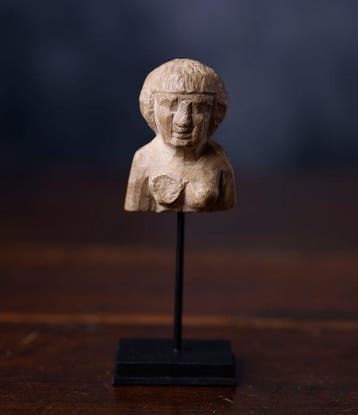 Oude Egypte, kalksteen sculptuurfragment in kalksteen - 5 cm