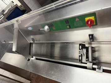 Online veiling: Treif PUMA-S kap machine koteletten snijmach, Gebruikt, Bakkerij en Slagerij