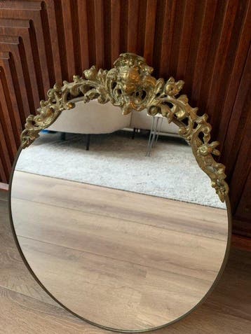 Art Deco ovale Spiegel met messing cherubijn ornamenten -