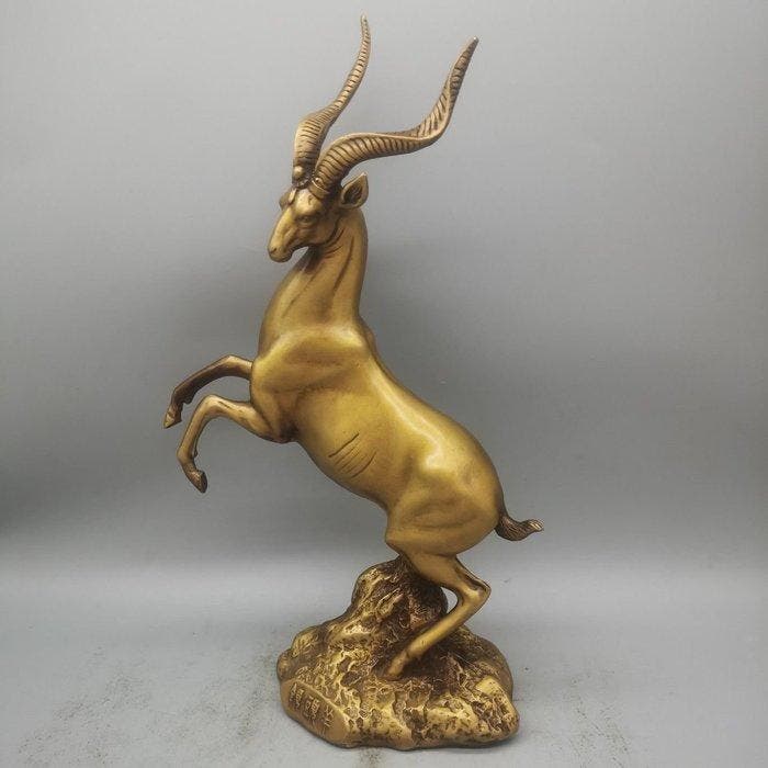sculptuur, Steigerende steenbok - 32 cm - Koper, Antiek en Kunst, Curiosa en Brocante