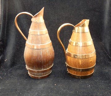 Kruik - Hout, Messing - Twee houten ciderkannen met