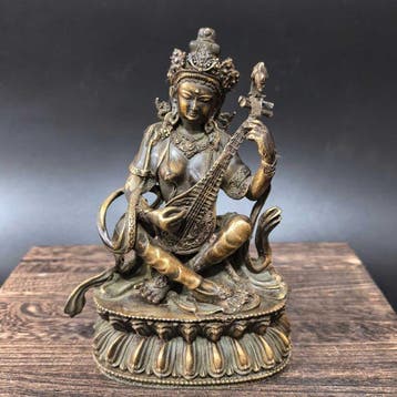 Decoratief ornament - Seated statue of the Buddha Mother of