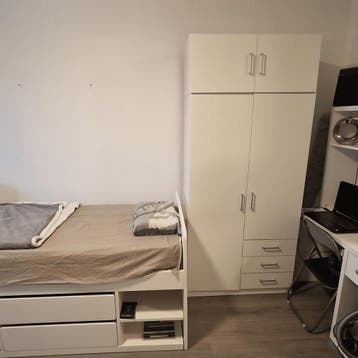 Studio in Den Haag gevonden voor €350,- pm, 20 tot 35 m², Den Haag