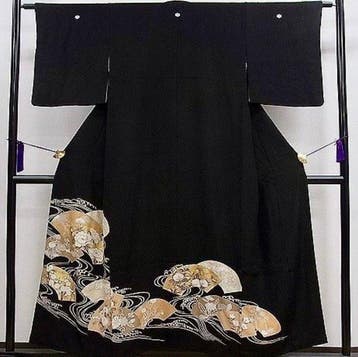 Een prachtige kimono  Prachtige zwarte tomesode kimono met