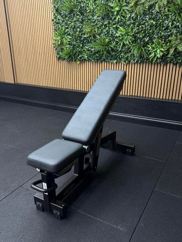 Technogym Pure Strength Adjustable Bench (PG04) Black, Gebruikt