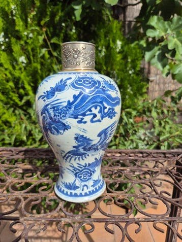 Vaas - Porselein - A rare blue-and-white Chinese vase from, Antiek en Kunst