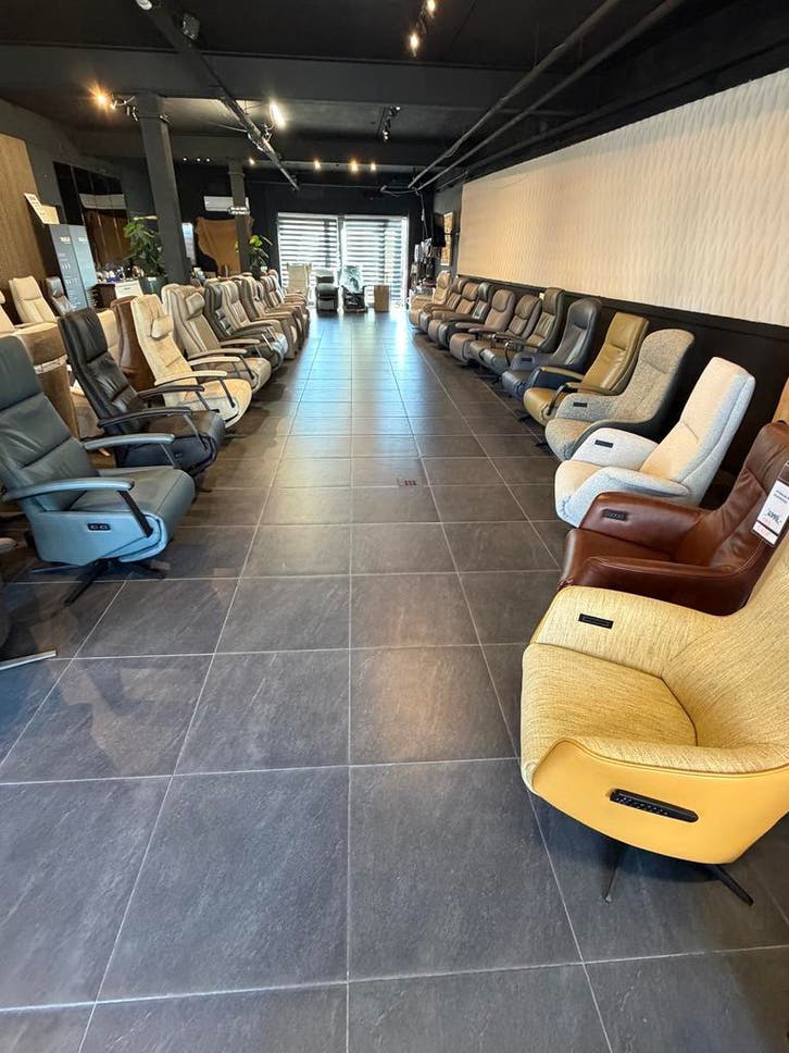 relaxfauteuil - sta op stoel 70% korting OUTLET zie foto´s, Huis en Inrichting, Fauteuils, Nieuw, Overige materialen, Verzenden