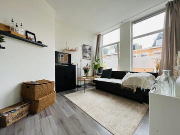 Te huur: Studio Johannes Camphuijsstraat in Den Haag, Den Haag, Zuid-Holland