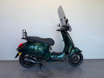 Vespa Sprint Brom 45 km, BWJ 02-2015, Racing Green Metallic, Gebruikt, Maximaal 45 km/u, Ophalen of Verzenden, Benzine