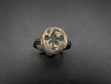 Viking period: beautiful bronze Viking ring with a flying