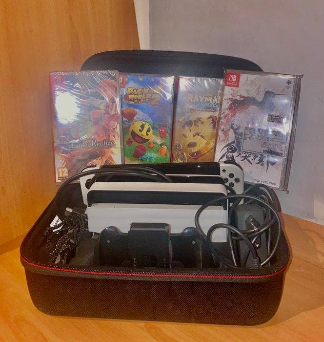 Nintendo - Switch - OLED + 4 Juegos Precintados - Pack, Spelcomputers en Games, Spelcomputers | Overige Accessoires