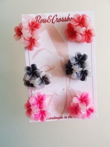 Bow and Crossbones, Flower Earrings., Verzenden, Nieuw