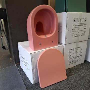 Wandcloset + wc-douche, Tornado, roze, Nieuw