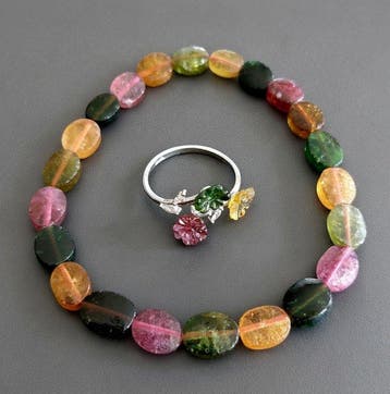 Set met multikleurige toermalijn. Ring van 925 zilver.