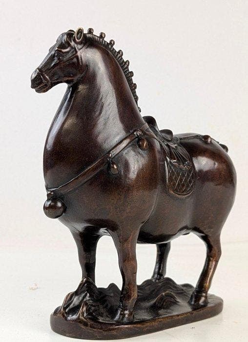 bronzen beeld van een paard in de stijl van de Chinese, Antiek en Kunst, Antiek | Overige Antiek