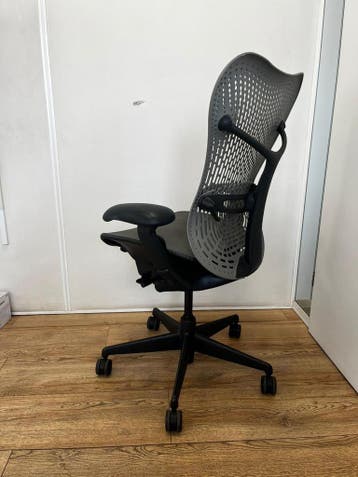 Herman Miller Mirra Full Option Shadow - Refurbished ZGAN, Verzenden, Zo goed als nieuw, Grijs, Bureaustoel
