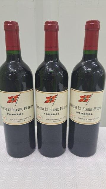 2015 Château La Fleur-Pétrus - Pomerol - 3 Flessen (0.75, Nieuw