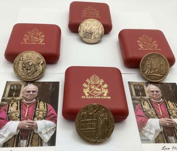 Papa Leone XIV – Exclusief lot: Volledige set van de eerste