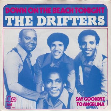 vinyl single 7 inch - The Drifters - Down On The Beach To..., Verzenden, Zo goed als nieuw, 7 inch, Pop