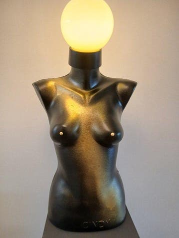 Mannequin - Golden nipples tafellamp - Opaline glas, Antiek en Kunst, Curiosa en Brocante
