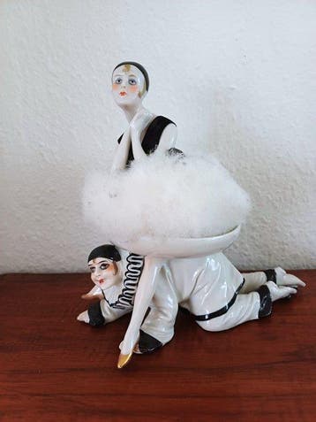 Dressel & Kister Passau - Beeldje, Pierrot, Pierrette,