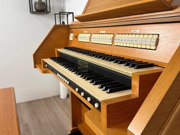 Domus Vivace, Muziek en Instrumenten, Gebruikt, 2 klavieren, Orgel