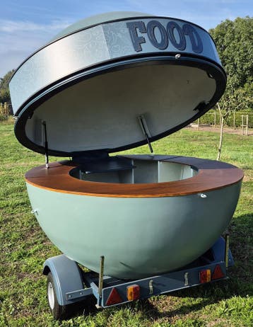 Foodtruck/ bolvormige aanhanger/ verkoopwagen, Ophalen