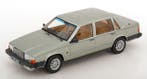 triple9 1:18 - Modelauto - Volvo 760 Limousine - 1985 -, Nieuw