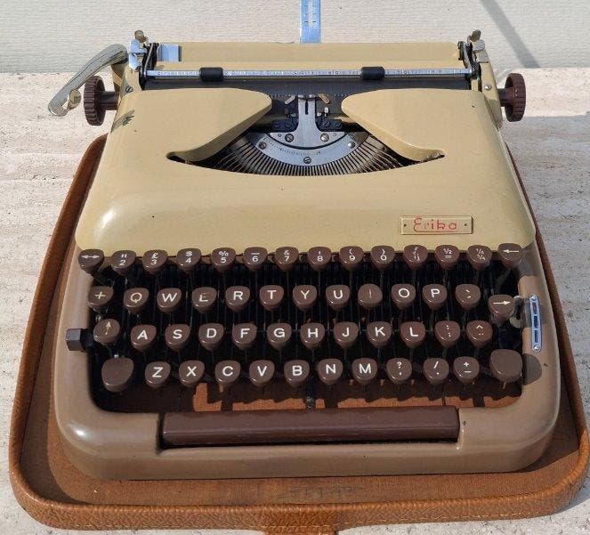 Erika 10 - Typemachine - 1950-1960, Antiek en Kunst, Kunst | Designobjecten