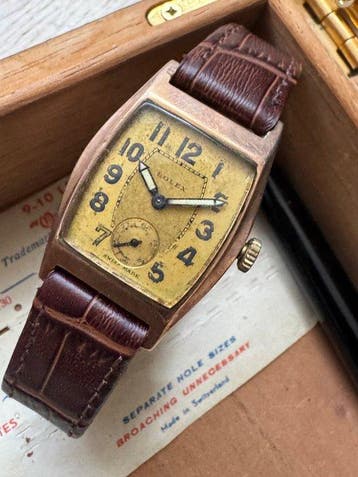 Rolex - Tonneau Prima cushion -Antique Art Deco 9k gold case, Nieuw