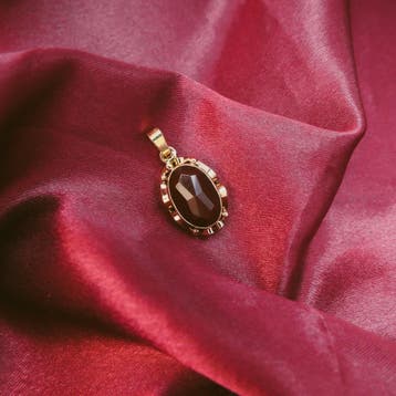 Gouden hanger met carneool (Hanger of bedel), Ophalen of Verzenden, Gebruikt, Goud, Overige merken