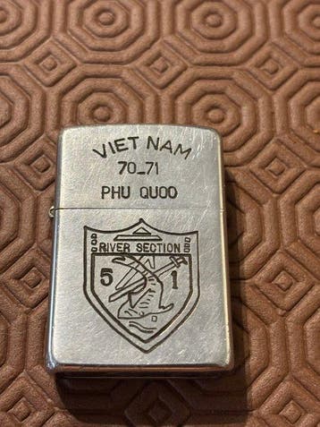 Zippo - Rare Zippo Vietnam PHU-QUOO 70-71 - Zakaansteker -, Nieuw