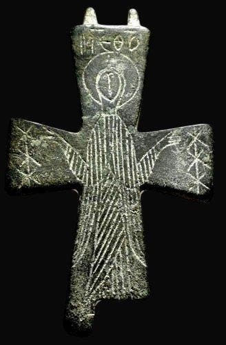 Byzantijns Brons, -Indrukwekkend kruis met het beeld van