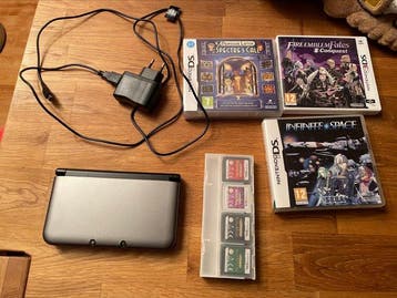 Nintendo - 3DS xl - Nintendo 3DSxl with charger and 10, Spelcomputers en Games, Nieuw