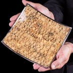 Mosaiekbord met zilveren afwerkingen – Een ontwerpobject met