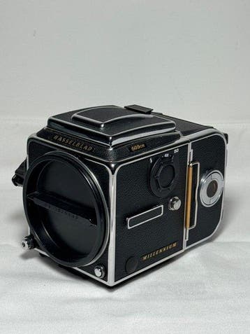 Hasselblad 503CW - Édition Millenium Middenformaatcamera, Audio, Tv en Foto, Fotocamera's Analoog, Nieuw