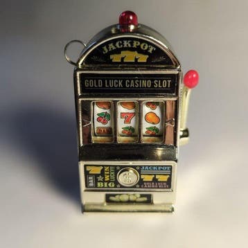 Miniature Slot Machine Magnet “Gold Luck Casino Slot” — Las