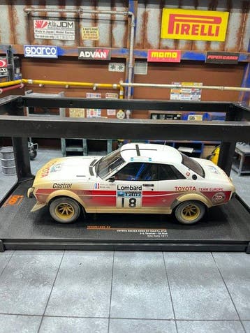 IXO 1:18 - Modelauto - Toyota Celica 2000 GT (RA21) No.18,, Nieuw